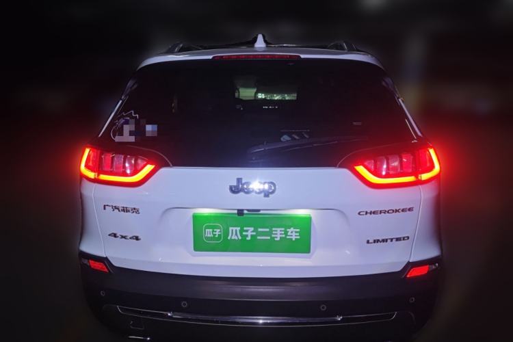 Used Jeep Cherokee 2019 2.0T Four-Wheel Drive Explorer Edition China VI Emission Standard