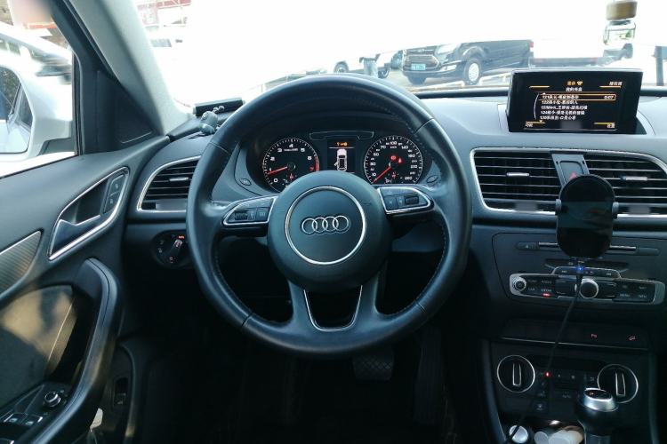 Used Audi Q3 2016 40 TFSI quattro all-wheel drive style model