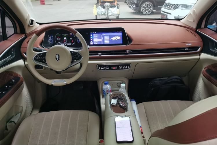 Used ORA Good Cat 2023 401 km Standard Range Prestige Version Lithium Iron Phosphate Center Console