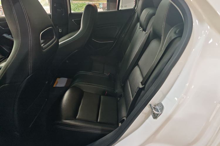 Used Mercedes-Benz GLA 2018 GLA 200 Fashion Model Left Rear Seat