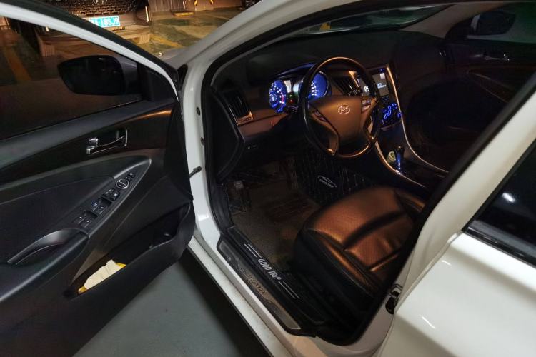 Used Hyundai Sonata 2013 2.0L Automatic Luxury Edition
