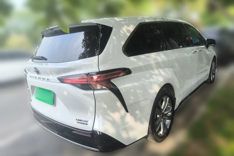 Used Toyota SIENNA 2021 2.5L Hybrid Premium Edition Rear Right 45 Deg