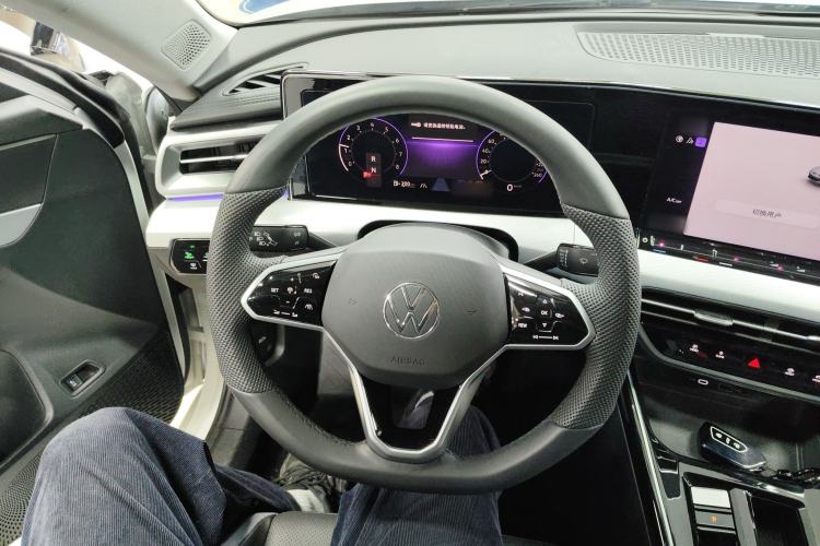 Used Volkswagen Lamando 2024 Lavida L 280TSI DSG Cool & Spicy Edition Steering Wheel