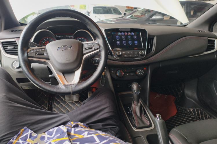 Used Chevrolet Monza 2019 RS 330T Automatic Comfort Edition China VI Standard Center Console