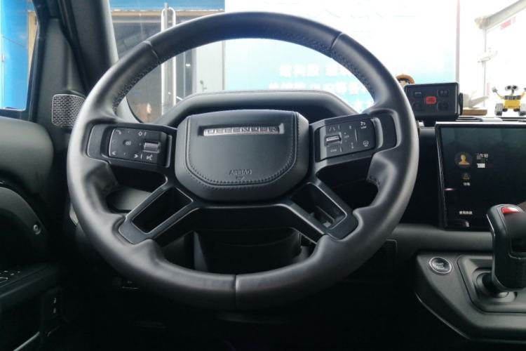 Used Land Rover Defender 2023 Facelift 110 3.0T P400 X-DYNAMIC HSE Steering Wheel