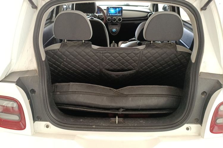 Used ORA Black Cat 2021 301 km Basic Version Trunk