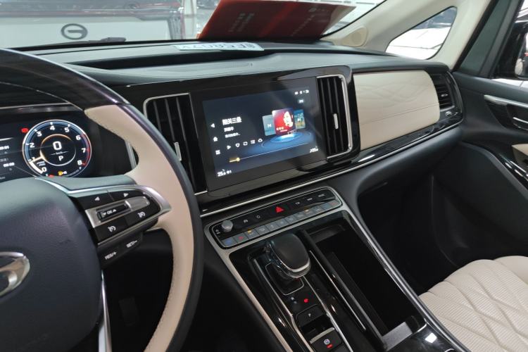 Used GAC Trumpchi M8 2021 Master Series 390T Four-Seat Glory Edition Center Console