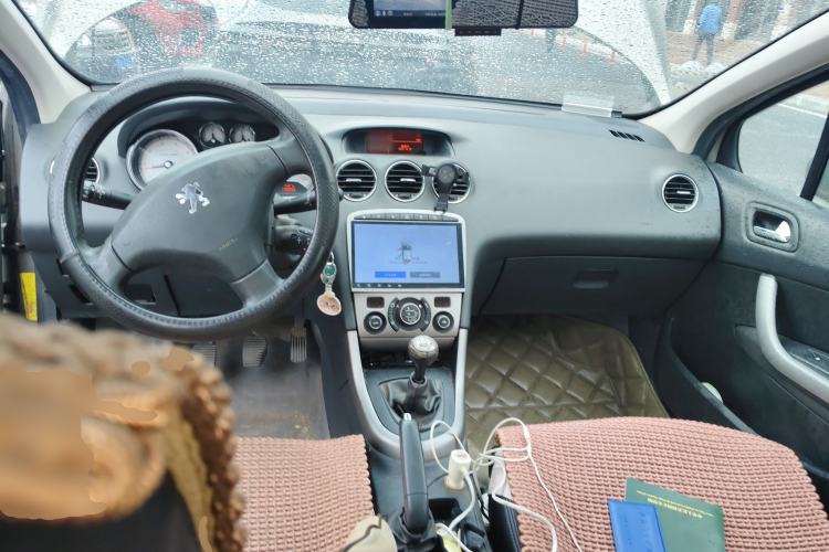 Used Peugeot 408 2011 2.0L Manual Luxury Edition