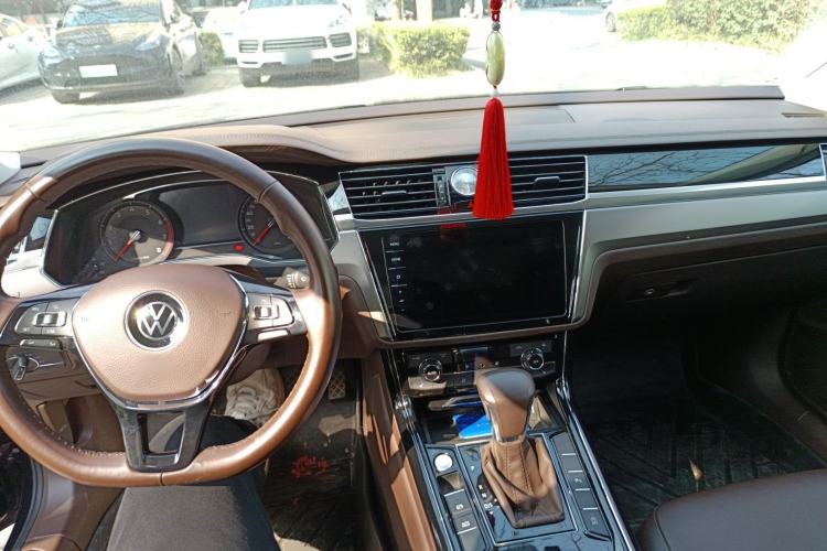 Used Volkswagen Phideon 2021 380TSI Luxury Edition
