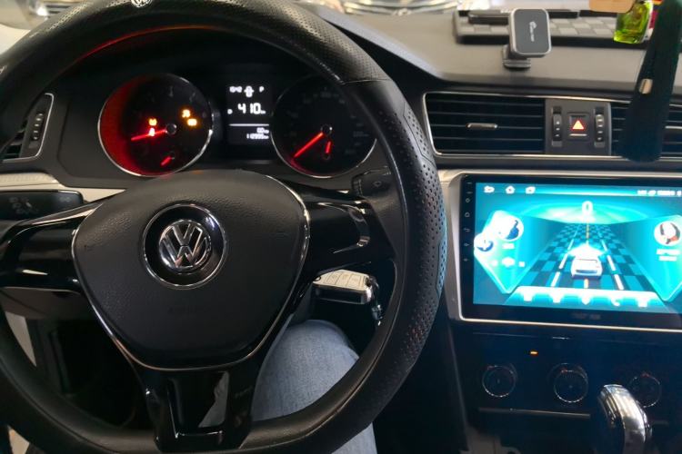 Used Volkswagen Lamando 2017 230TSI DSG Fashion Edition Center Console