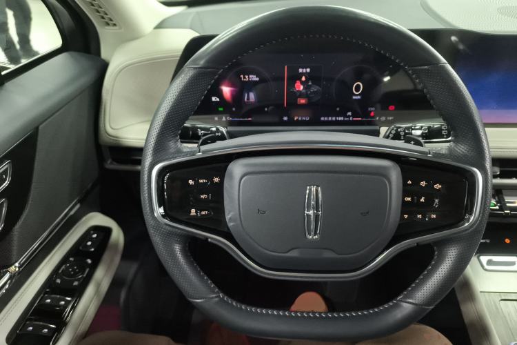 Used Lincoln Corsair 2023 2.0T Two-Wheel-Drive Luxury Edition Steering Wheel