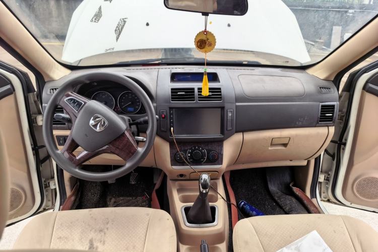 Used BAIC Weiwang M30 2015 1.5L Comfort Version BJ415B Center Console