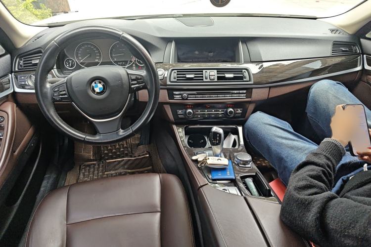 Used BMW 5 Series 2014 525Li Luxury Design Package Interior 2