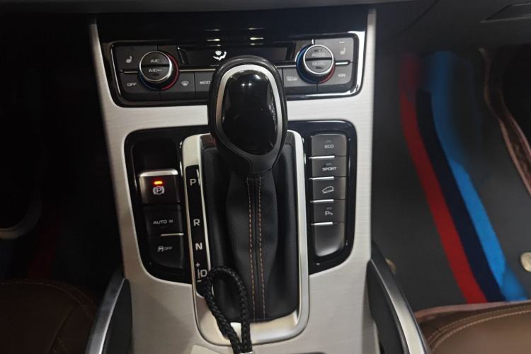 Used Geely Auto Emgrand X7 Sport 2016 1.8TD Automatic ZhiZun Version
