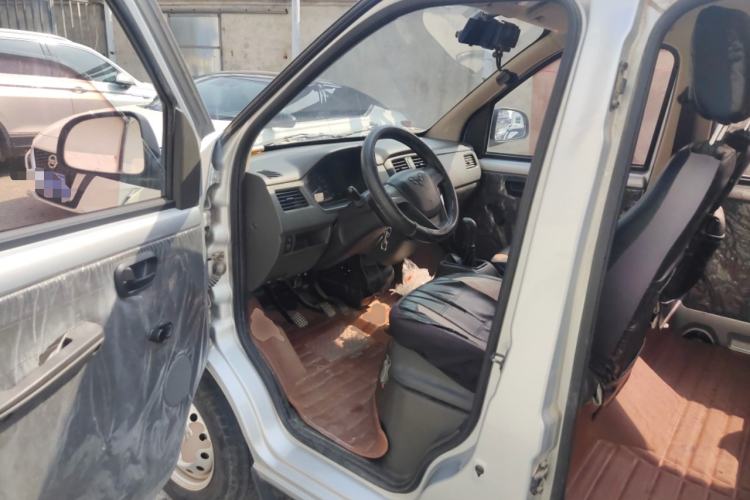 Used Wuling Rongguang 2019 1.2L S Van Standard Model with 5 Seats
