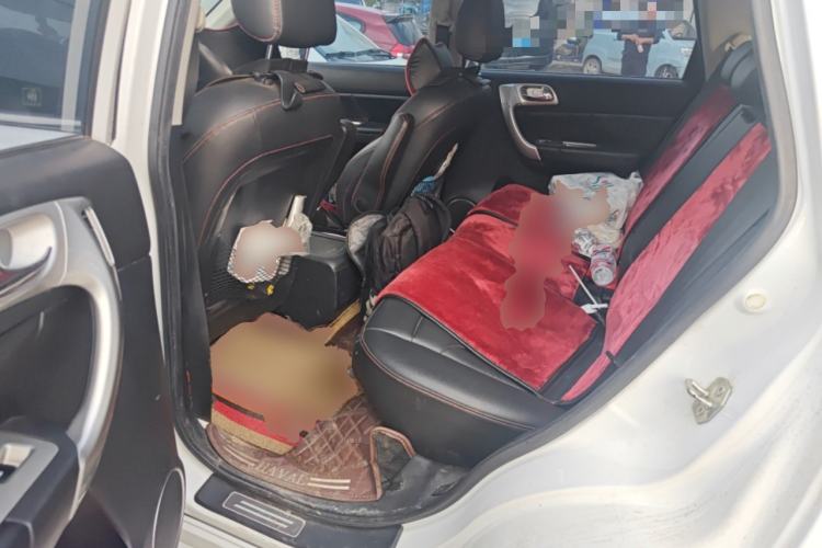 Used Haval H6 2015 Upgraded Model 1.5T Manual Two-Wheel Drive Elite Version Left Rear Seat