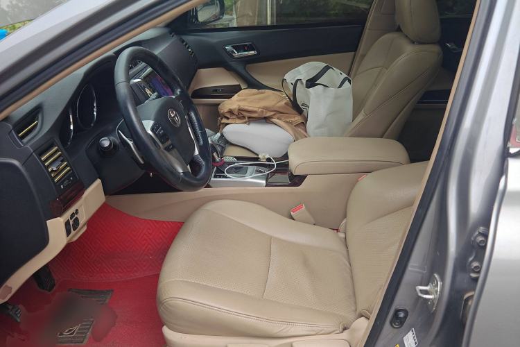 Used Toyota Reiz 2010 2.5S Fashion Elite Edition Left Front Seat