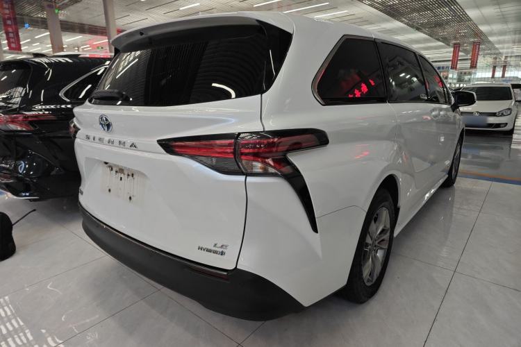 Used Toyota Sienna 2023 2.5L Hybrid Comfort Edition

