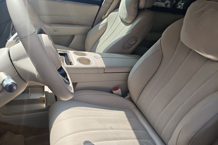 Used Hima AITO M8 2025 Extended-Range Ultra Version 53.4 kWh 6-Seater Edition
