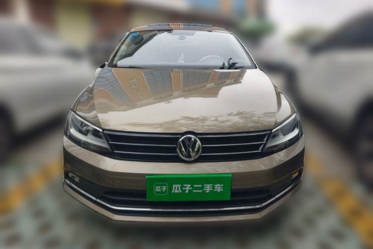 Used Volkswagen Sagitar 2015 1.6L Manual Comfort Model