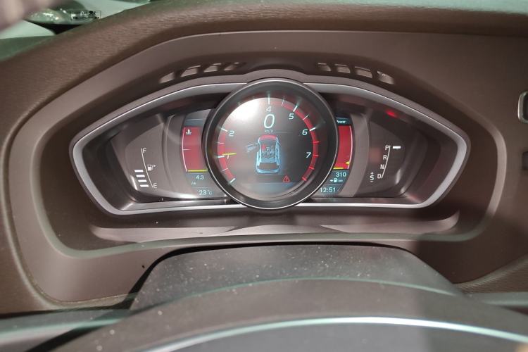 Used Volvo V40 2014 Cross Country T5 AWD Smart Luxury Edition