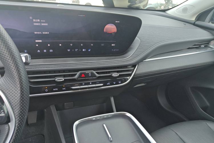 Used Buick LaCrosse 2024 28T Luxury Edition