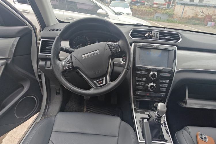 Used Haval H2 2017 Red-Label 1.5T Manual Two-Wheel-Drive Elite Model Steering Wheel