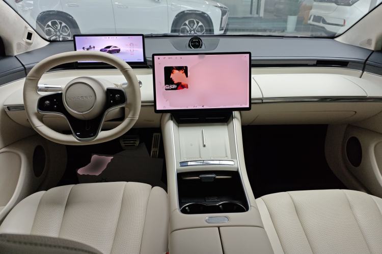 Used Hima Luxeed S7 2024 Ultra Four-Wheel Drive Flagship Edition Center Console