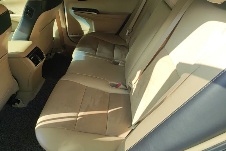 Used Toyota Camry 2016 2.5G 10th Anniversary Deluxe Navigation Edition
