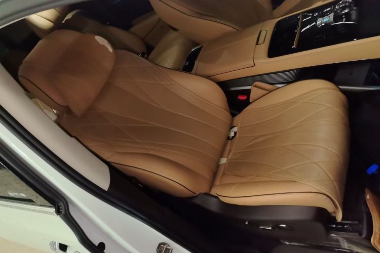 Used Denza D9 2024 DM-i 980 Four-Wheel Drive Prestige Model
