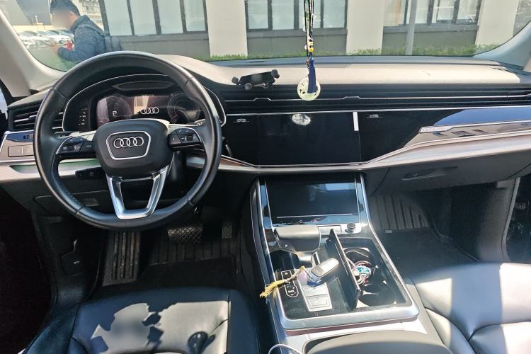 Used Audi Q8 2019 45 TFSI Luxury Prestige Edition Center Console