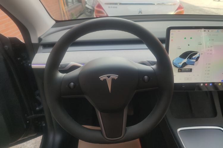 Used Tesla Model Y 2024 Long-Range All-Wheel-Drive Version
