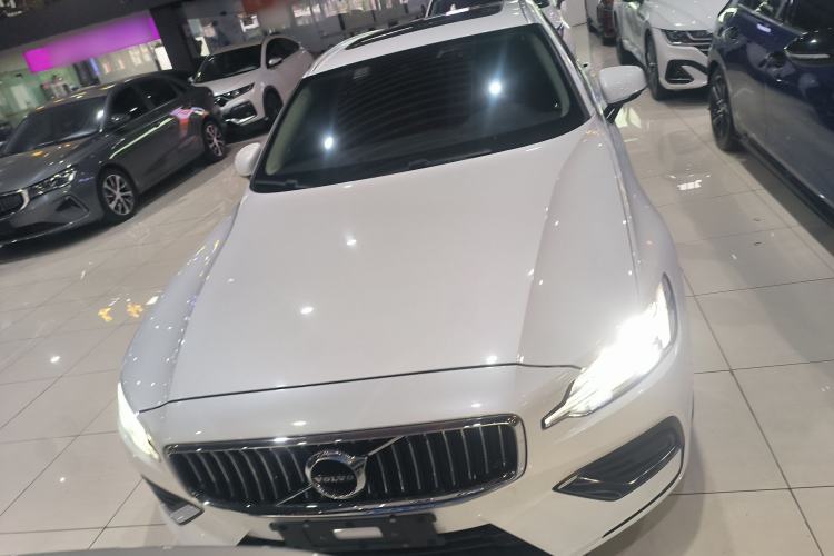 Used Volvo V60 2020 T4 Zhiyi Luxury Edition
