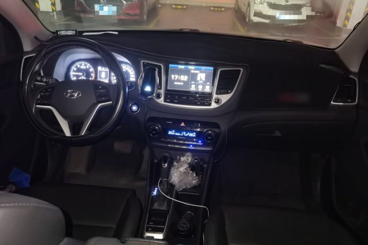 Used Hyundai Tucson 2018 1.6T Dual-Clutch Two-Wheel Drive 15th Anniversary Special Edition