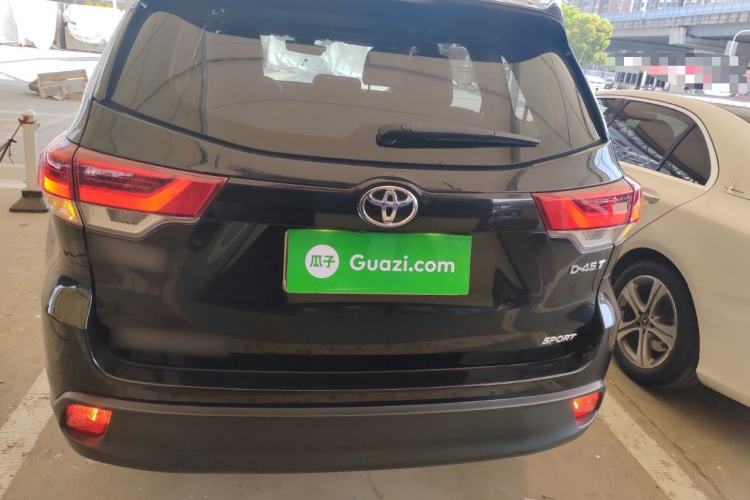 Used Toyota Highlander 2018 2.0T Two-Wheel Drive Luxury Edition 7 Seats China VI Standard Rear