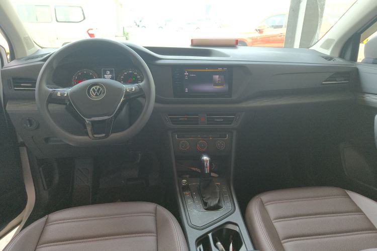 Used Volkswagen Tharu 2021 280TSI Two-Wheel Drive Trend Edition Center Console