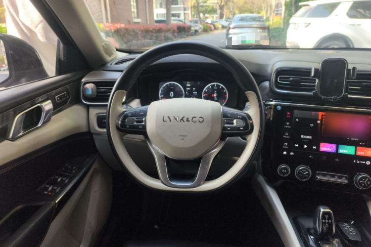 Used Lynk & Co 02 2018 1.5T DCT Two-Wheel Drive Zhaopu Version China V Standard
