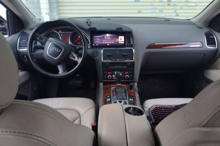 Used Audi Q7 2010 3.6 FSI quattro base version
