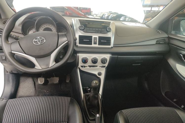 Used Toyota YARiS L Zhi Xuan 2015 1.5G Manual Xuan Dong Sunroof Special Edition Center Console