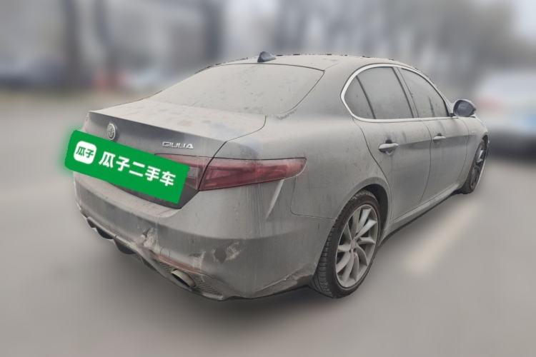 Used Alfa Romeo Giulia 2017 2.0T 280HP Luxury Edition Rear Right 45 Deg