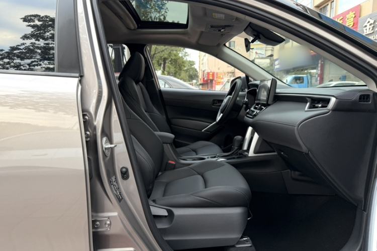 Used Toyota FRONTLANDER 2022 2.0L CVT Leading Edition
