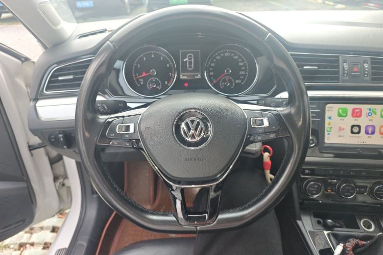Used Volkswagen Lamando 2015 280TSI Manual Comfort Edition Steering Wheel