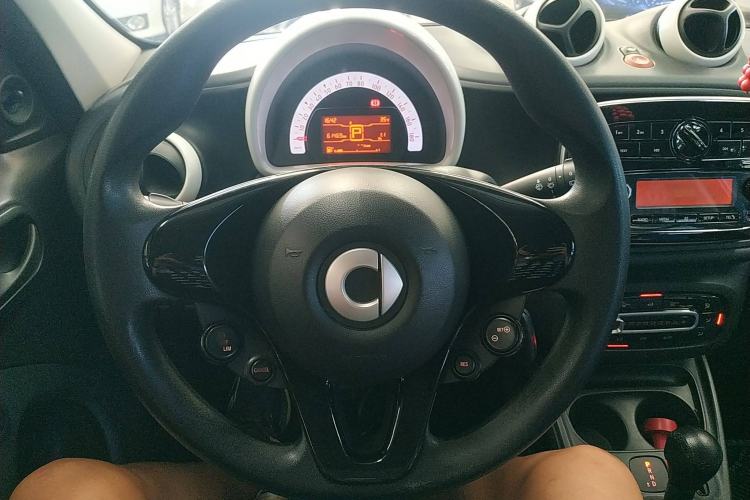 Used smart forfour 2016 1.0L 52 kW Dynamic Edition
