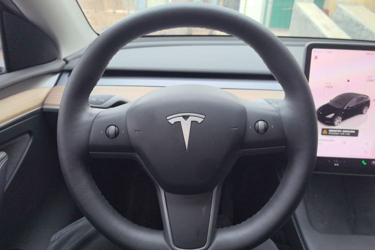 Used Tesla Model Y 2022 Long-Range All-Wheel-Drive Version