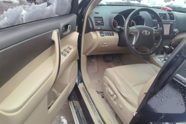 Used Toyota Highlander 2009 2.7L Two-Wheel Drive 7-Seater Luxury Edition