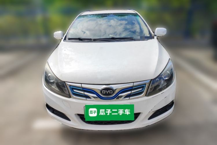 Used BYD e5 2016 300 Luxury Edition Front