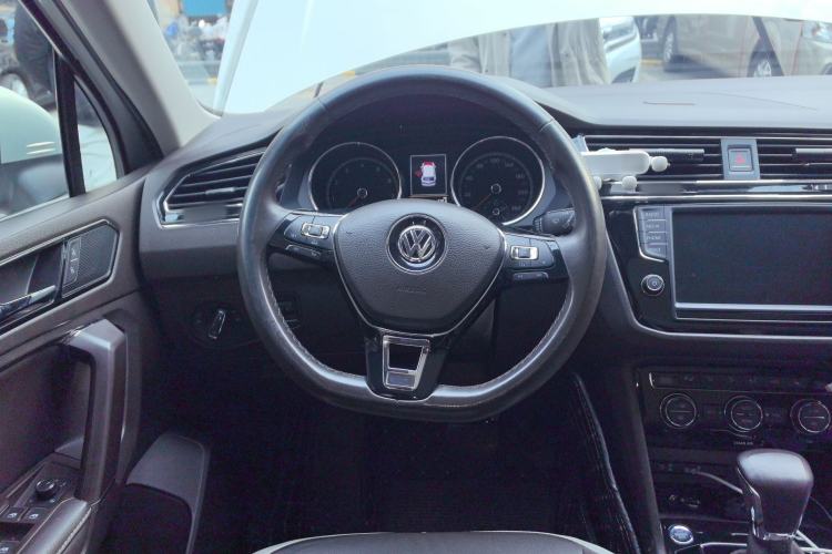 Used Volkswagen Tiguan L 2018 330TSI Automatic Two-Wheel Drive Luxury Edition