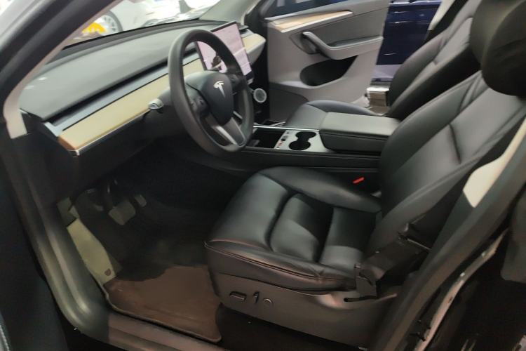 Used Tesla Model Y 2021 Long-Range All-Wheel-Drive Version 3D7
