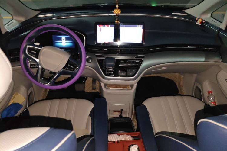 Used Roewe iMAX8 2021 400TGI Supreme Series Prestige Edition Center Console