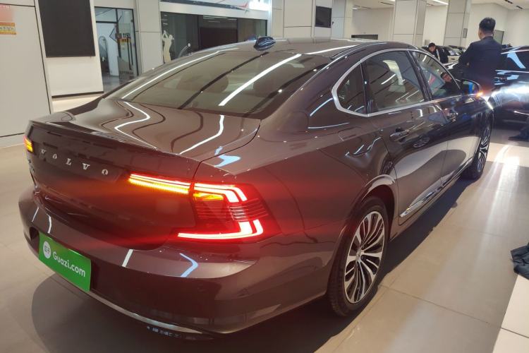 Used Volvo S90 2024 B5 Zhiyi Luxury Edition Rear Right 45 Deg